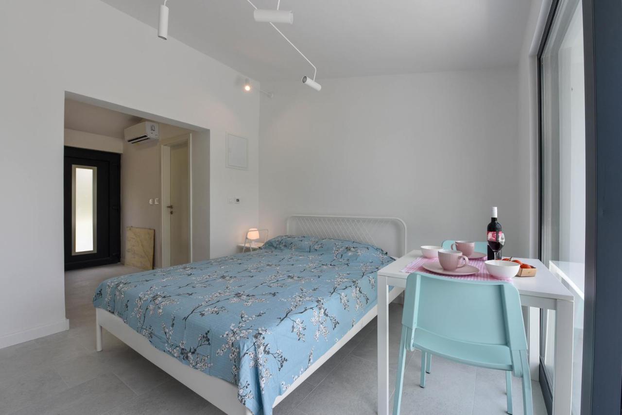 Lazaneo Seafront Apartments, Єлса Екстер'єр фото